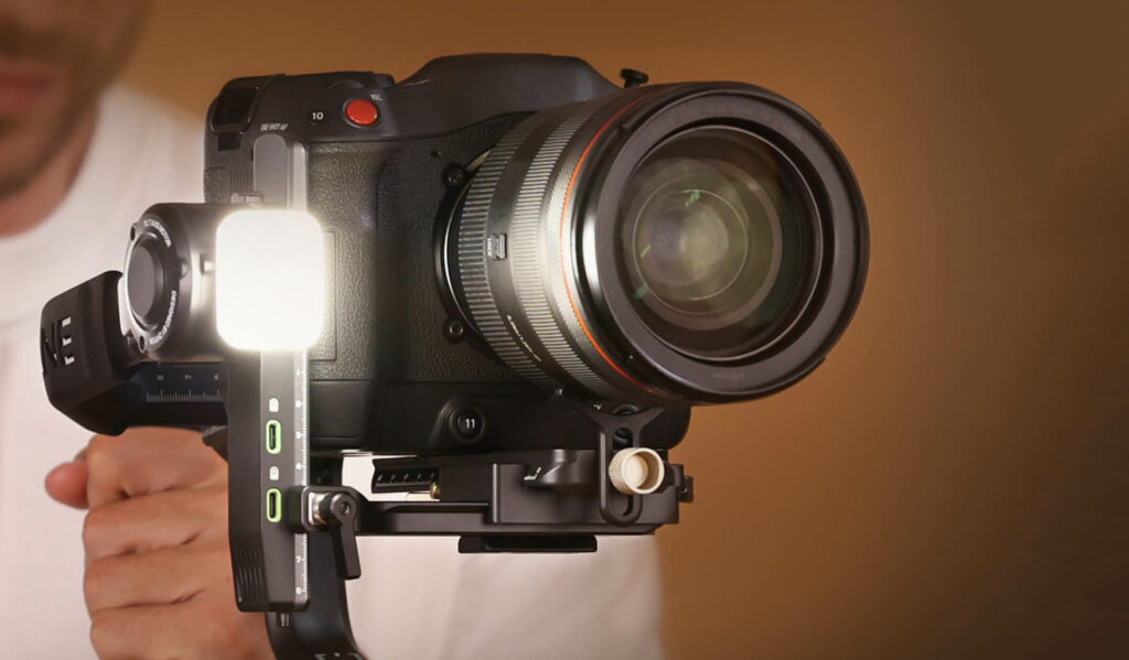 Zhiyun Crane 4 built-in fill light