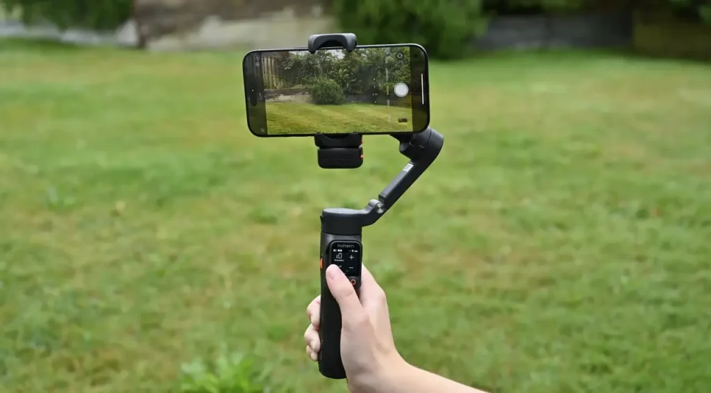 Hohem iSteady v3 Ultra in hand